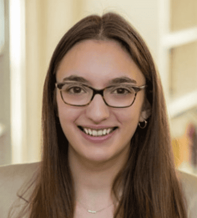 Headshot of Lauren Beckett (Russo), CEPA, CFP®, CVB, FPQP™