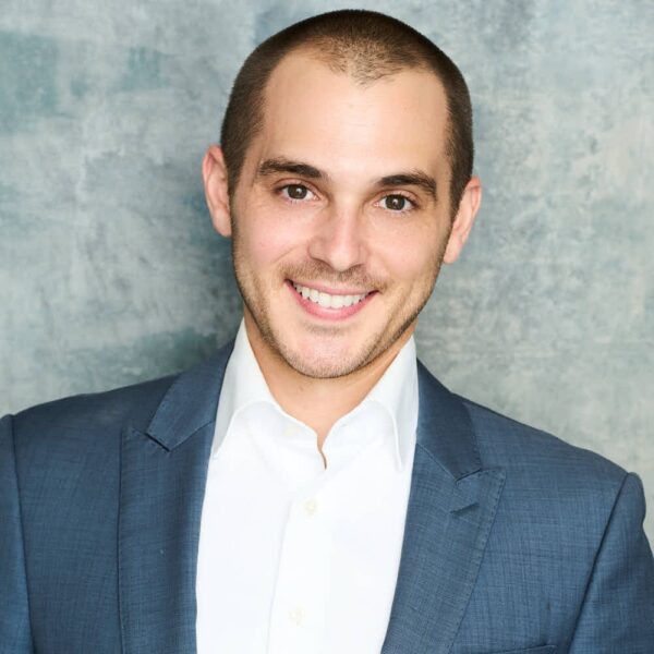 Headshot of Michael Izbotsky, CFP®